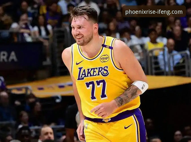 湖人客场力克步行者，东契奇43分闪耀，凤凰体育2026版带来沉浸式观赛新体验